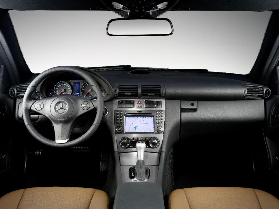  Mercedes-Benz C-Class 2008 года  (фото 17 из 27)